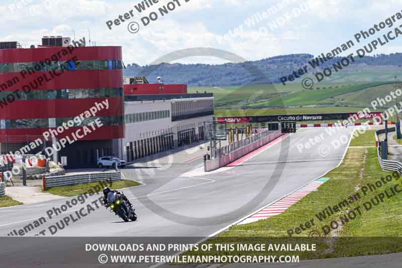 cadwell no limits trackday;cadwell park;cadwell park photographs;cadwell trackday photographs;enduro digital images;event digital images;eventdigitalimages;navarra;no limits trackdays;peter wileman photography;racing digital images;trackday digital images;trackday photos